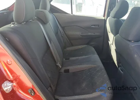 2018 Nissan Kicks S z USA, uszkodzony, nr VIN 3N1CP5CU6JL538472